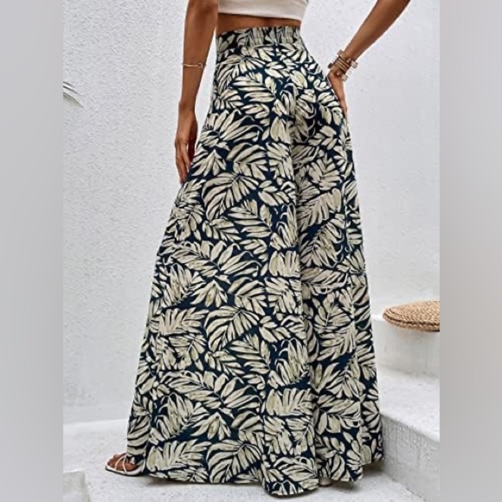 Shein Wide Leg  Leaf Print Pants NWOT